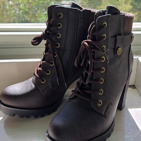 DREAM PAIRS Chunky Round-Toe High Heel Ankle Boots - Picture 1 of 5